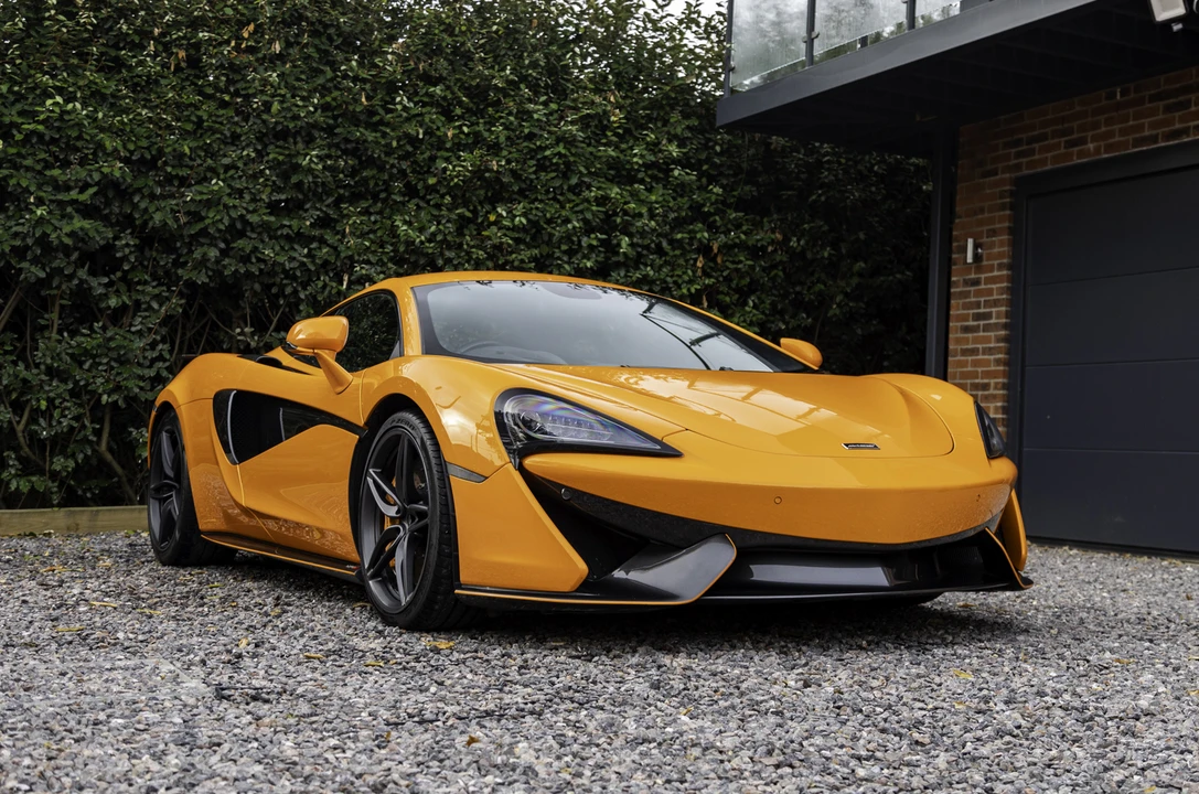 2016 McLaren 570S - Image 2 of 31