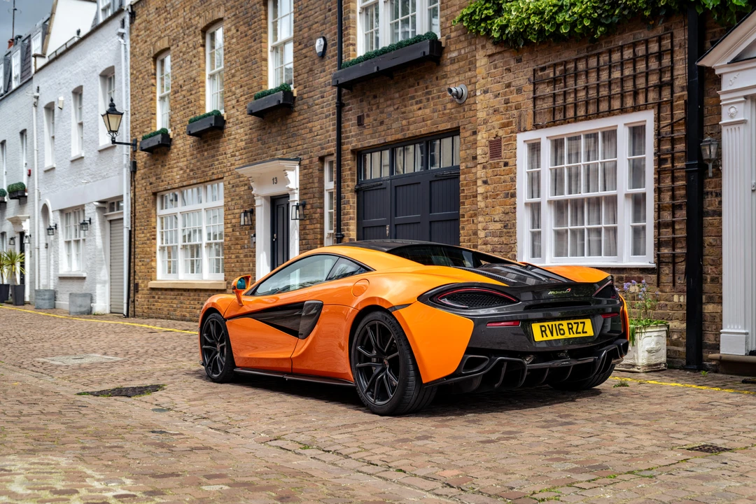 2016 McLaren 570S - Image 5 of 31
