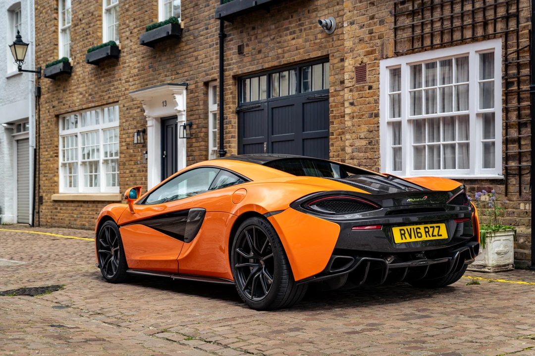 2016 McLaren 570S - Image 13 of 31