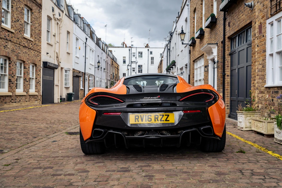 2016 McLaren 570S - Image 14 of 31