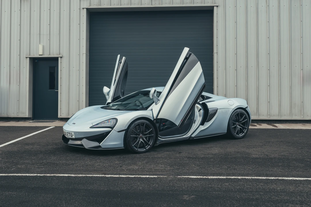 2016 McLaren 570S - Image 13 of 31