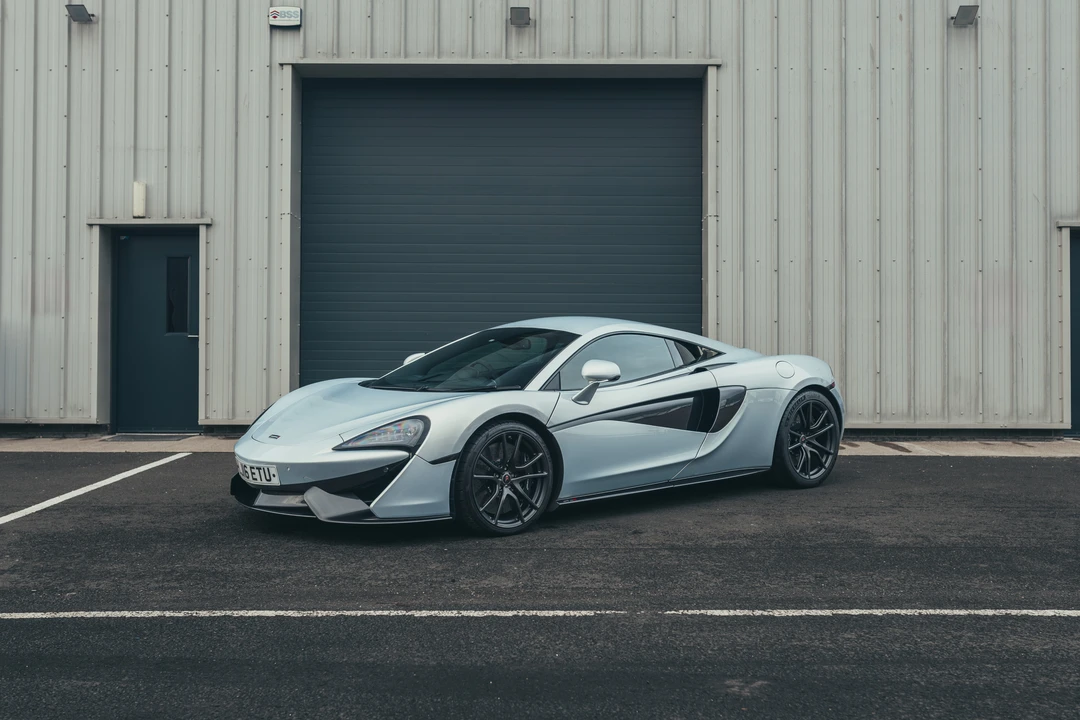 2016 McLaren 570S - Image 11 of 31