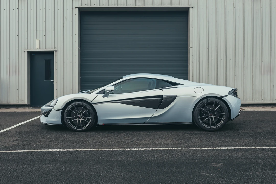 2016 McLaren 570S - Image 5 of 31
