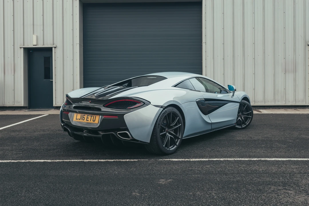 2016 McLaren 570S - Image 15 of 31