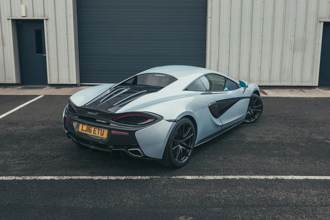2016 McLaren 570S - Image 8 of 31