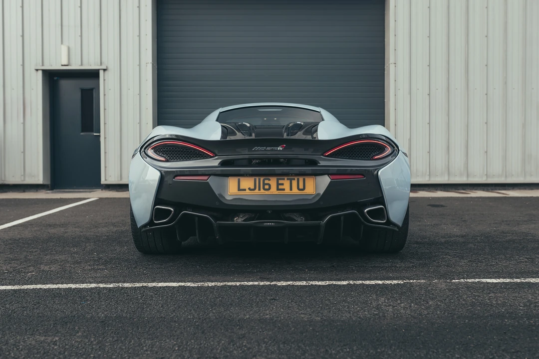 2016 McLaren 570S - Image 14 of 31