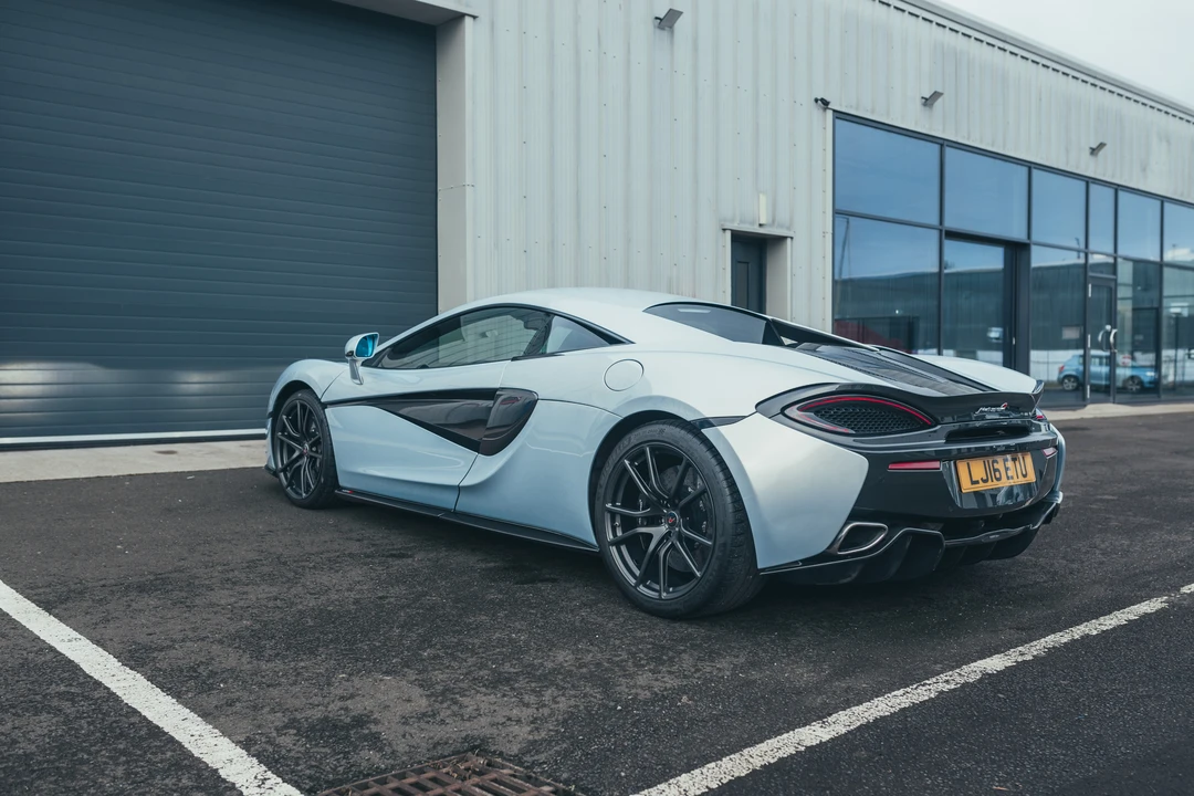 2016 McLaren 570S - Image 6 of 31