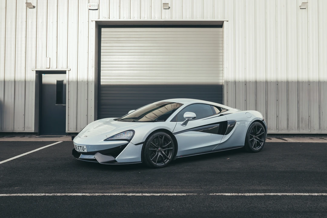 2016 McLaren 570S - Image 4 of 31