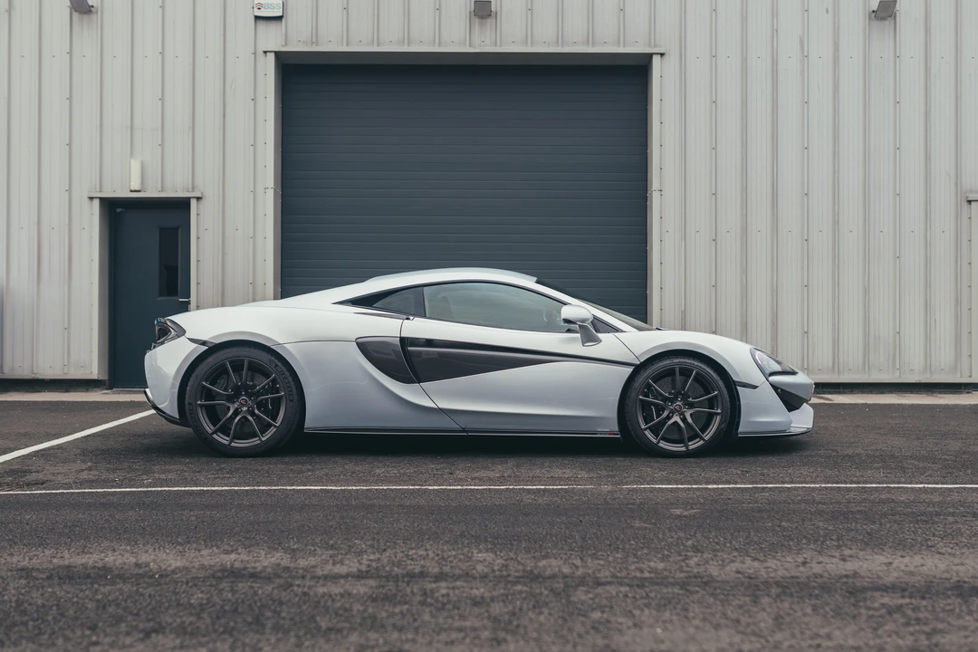 2016 McLaren 570S - Image 9 of 31