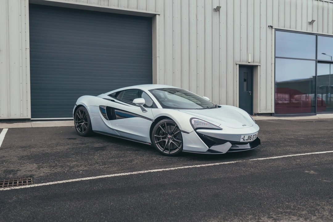 2016 McLaren 570S - Image 10 of 31
