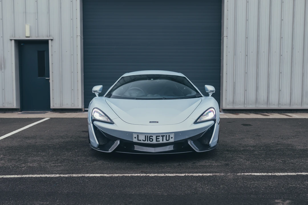 2016 McLaren 570S - Image 3 of 31
