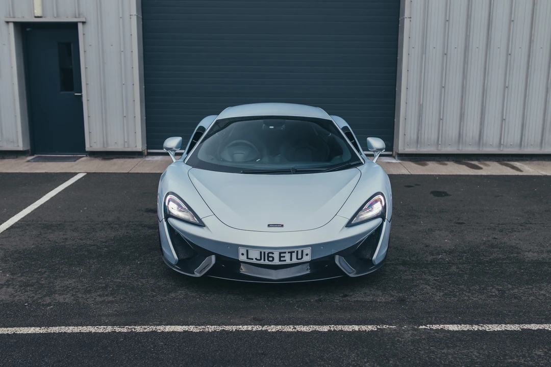2016 McLaren 570S - Image 12 of 31