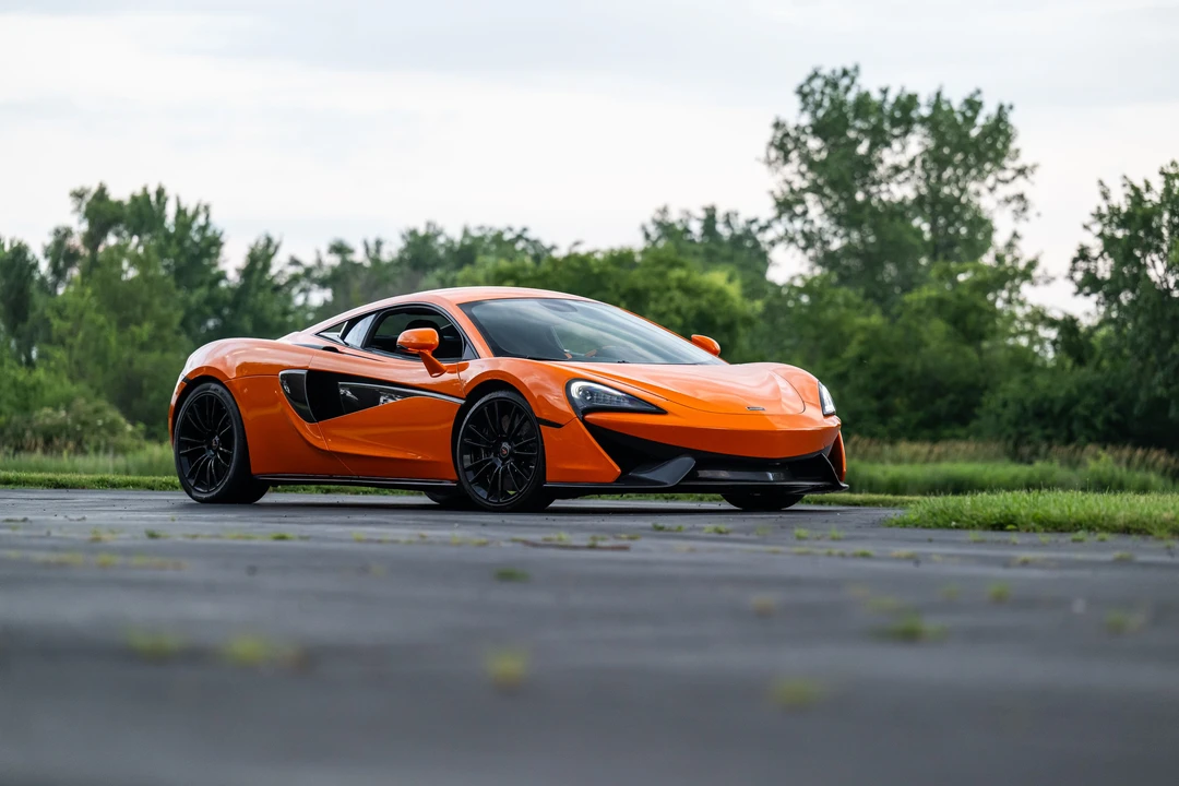 2016 McLaren 570S - Image 2 of 31