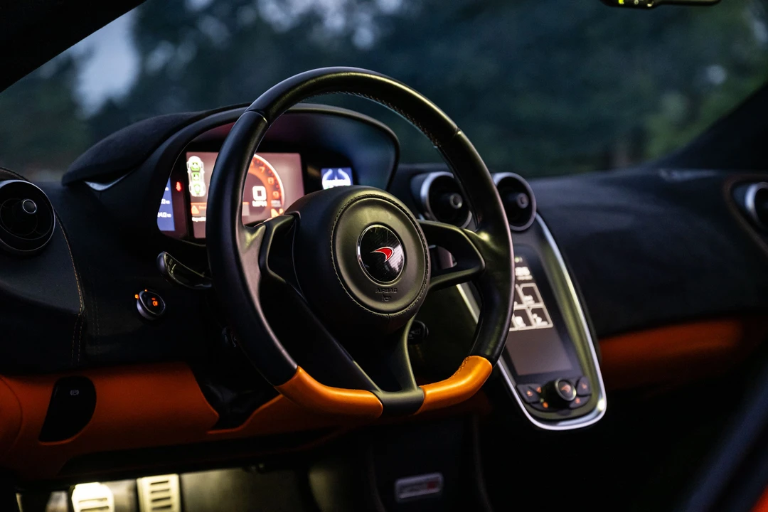 2016 McLaren 570S - Image 7 of 31