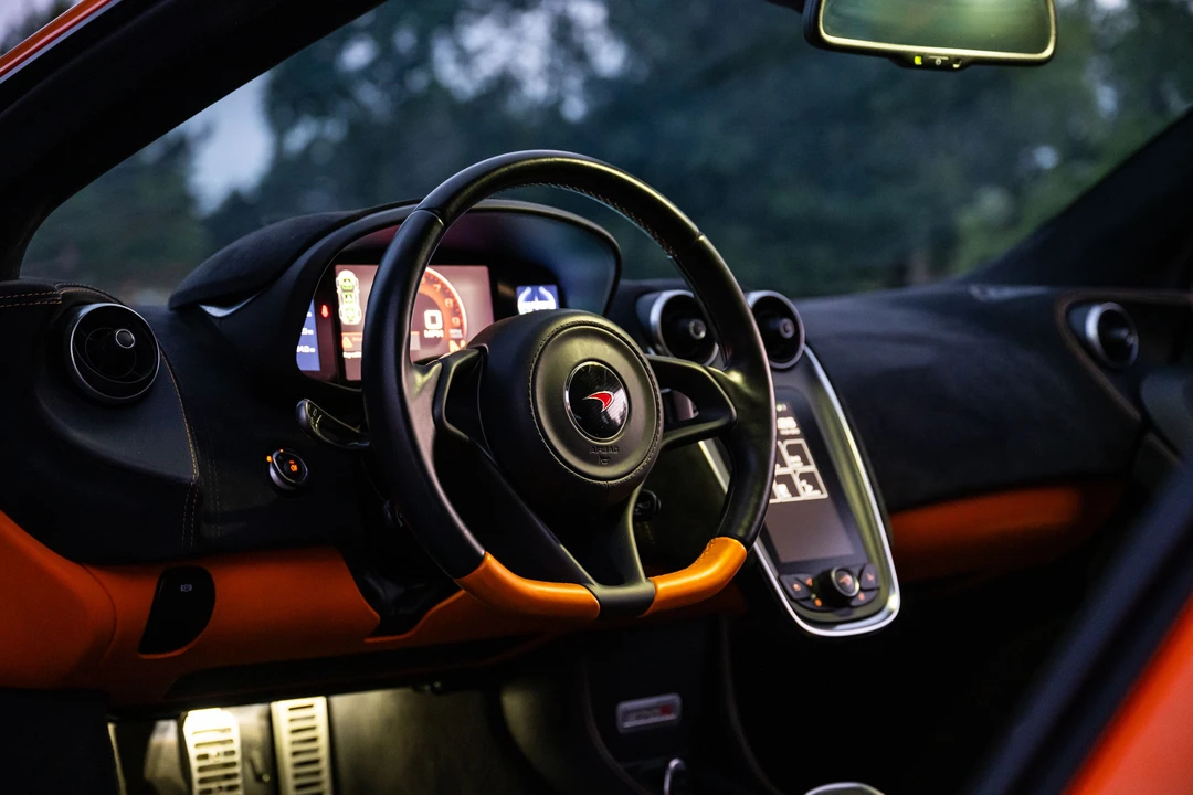 2016 McLaren 570S - Image 8 of 31