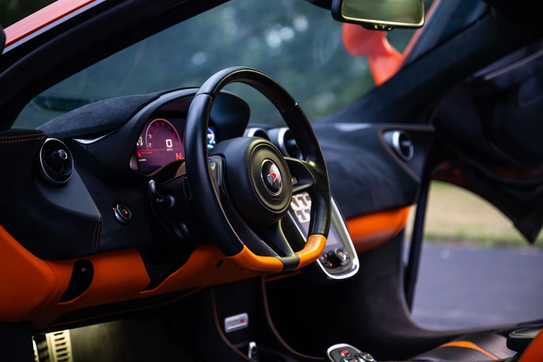 2016 McLaren 570S - Image 25 of 31