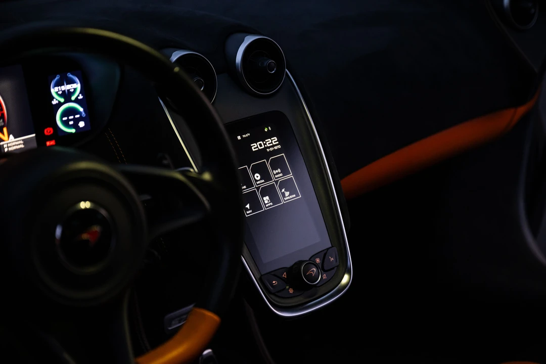2016 McLaren 570S - Image 22 of 31