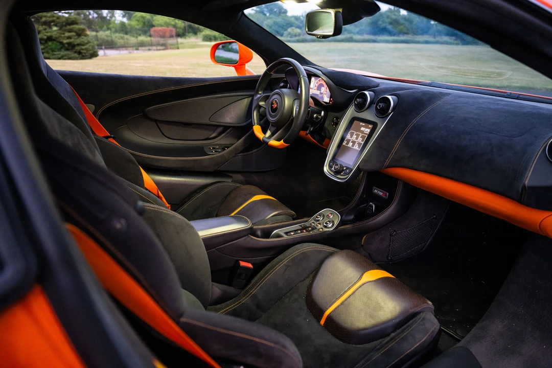 2016 McLaren 570S - Image 10 of 31