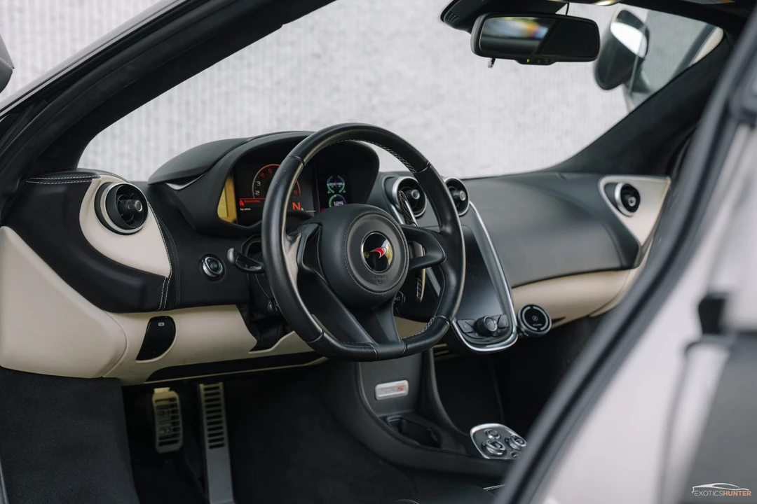 2016 McLaren 570S - Image 9 of 12