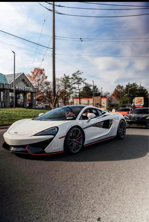 2016 McLaren 570S - Image 3 of 4