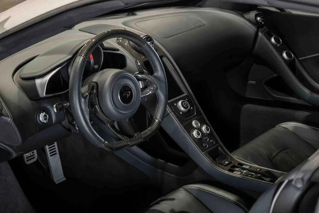 2016 McLaren 650S - Image 14 of 31