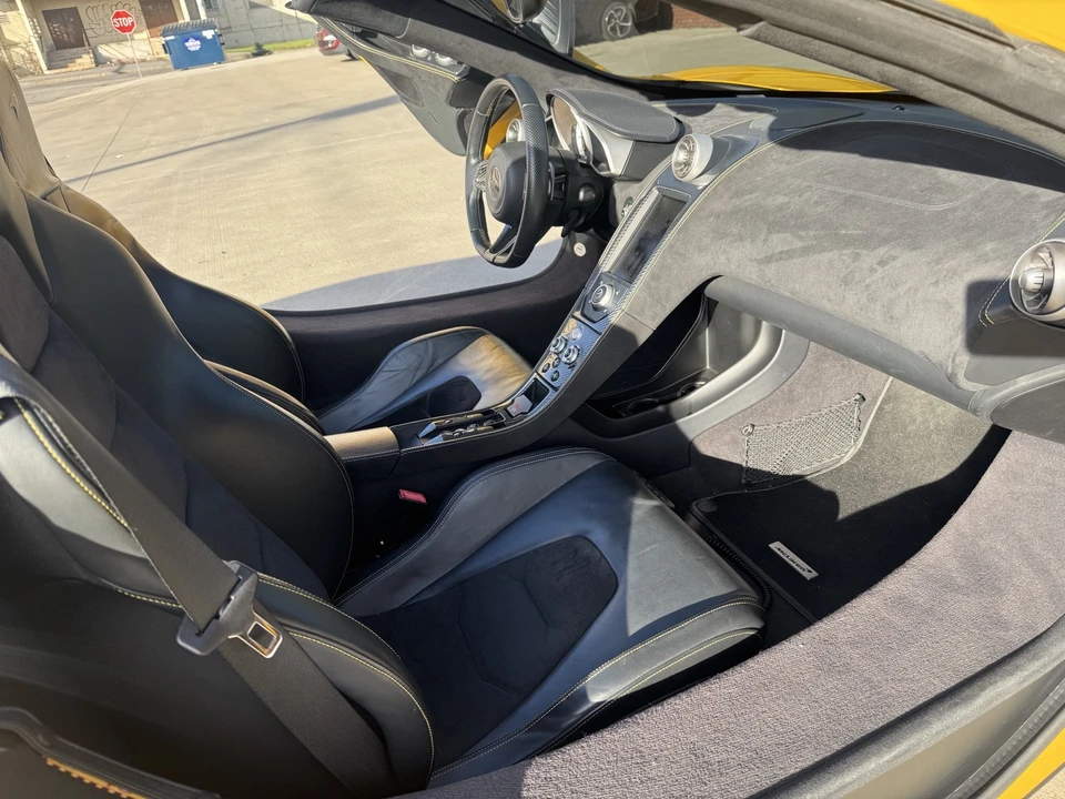 2016 McLaren 650S Spider - Image 16 of 21