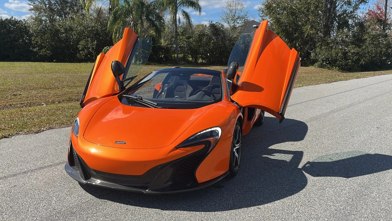 2016 McLaren 650S Spider - Image 11 of 21