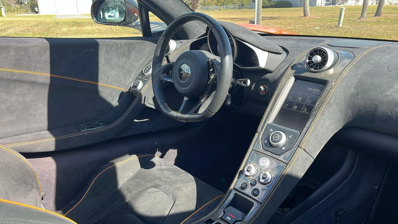 2016 McLaren 650S Spider - Image 16 of 21