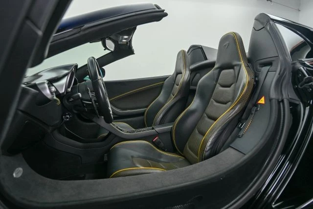 2016 McLaren 650S Spider - Image 2 of 31