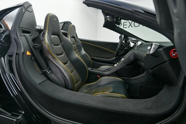 2016 McLaren 650S Spider - Image 17 of 31