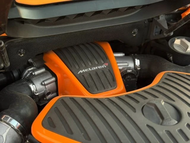 2016 McLaren 650S Spider - Image 21 of 31
