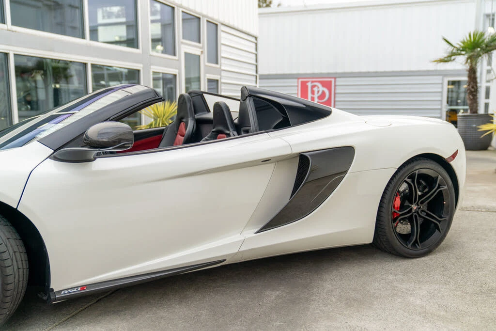 2016 McLaren 650S Spider - Image 10 of 31