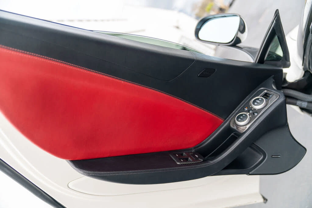 2016 McLaren 650S Spider - Image 24 of 31