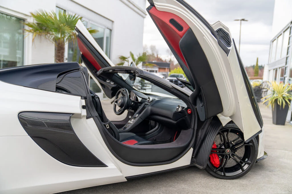 2016 McLaren 650S Spider - Image 13 of 31