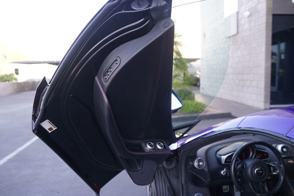 2016 McLaren 650S Spider - Image 13 of 31