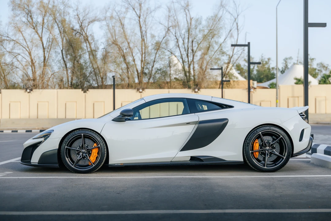 2016 McLaren 675LT Coupe - Image 2 of 31