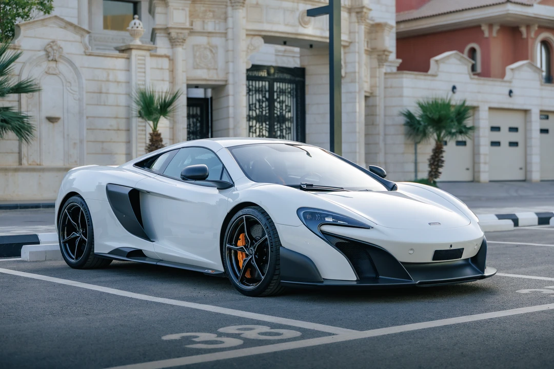 2016 McLaren 675LT Coupe - Image 7 of 31