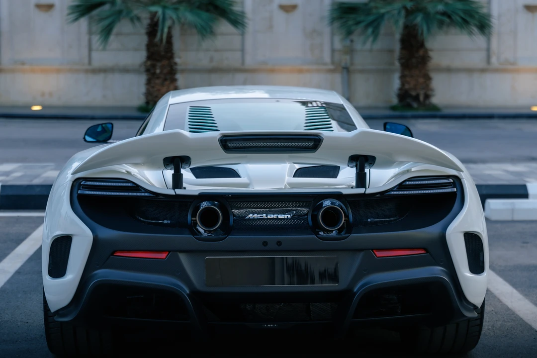 2016 McLaren 675LT Coupe - Image 14 of 31