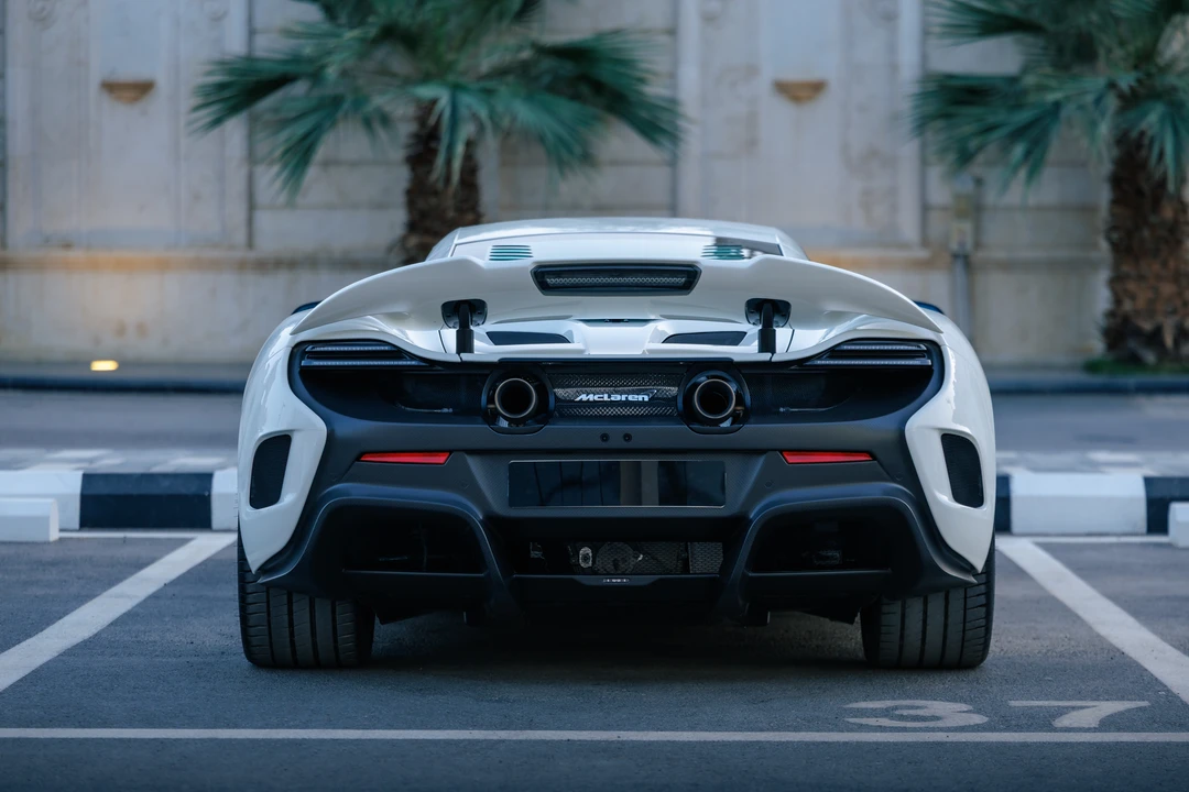 2016 McLaren 675LT Coupe - Image 4 of 31