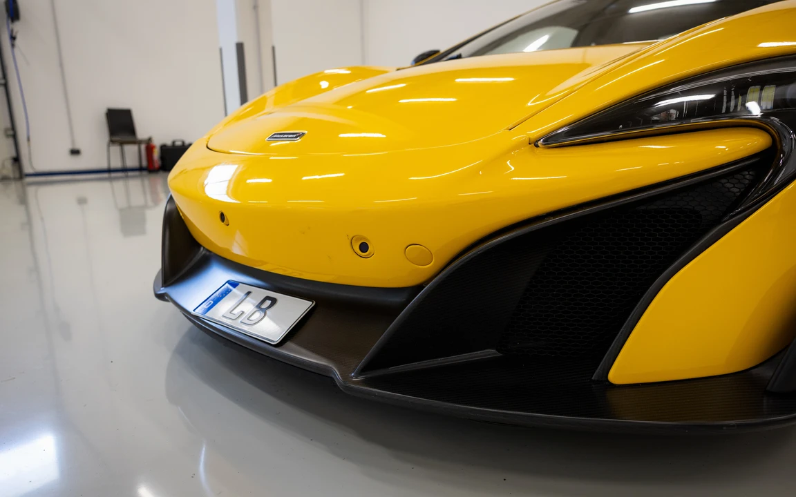 2016 McLaren 675LT - Image 17 of 31