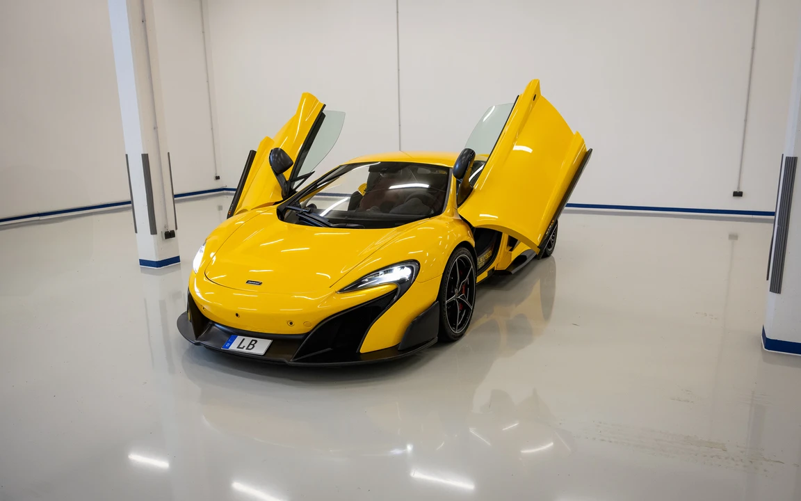 2016 McLaren 675LT - Image 11 of 31