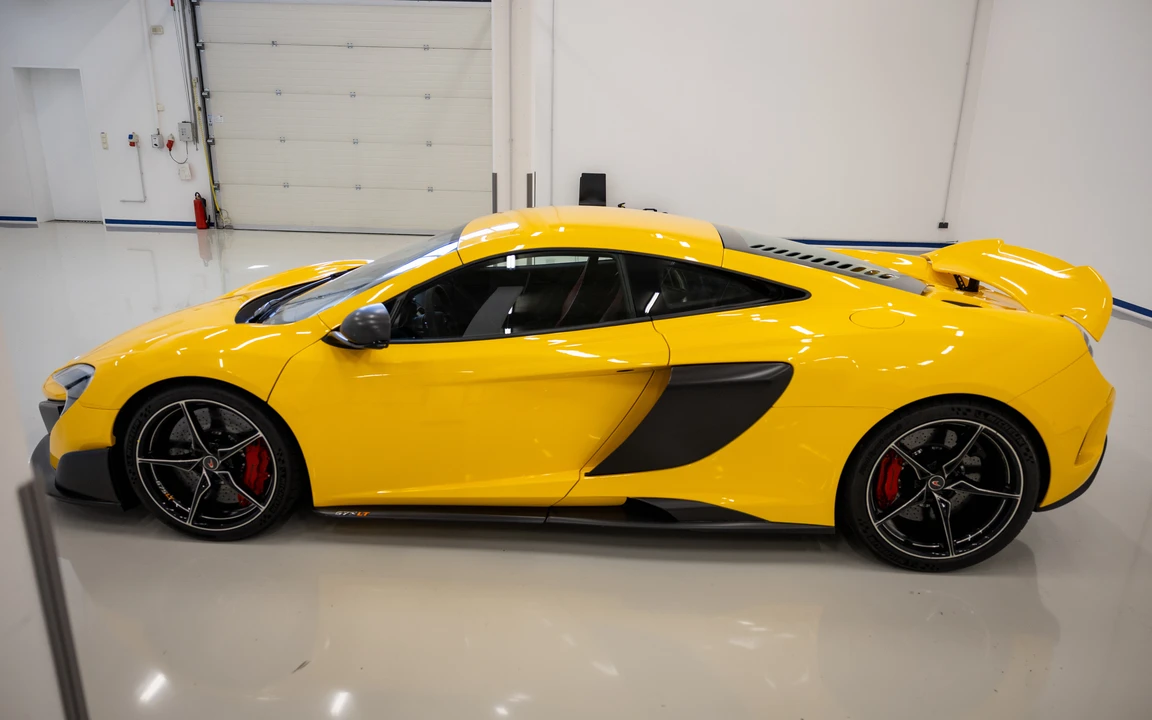 2016 McLaren 675LT - Image 8 of 31
