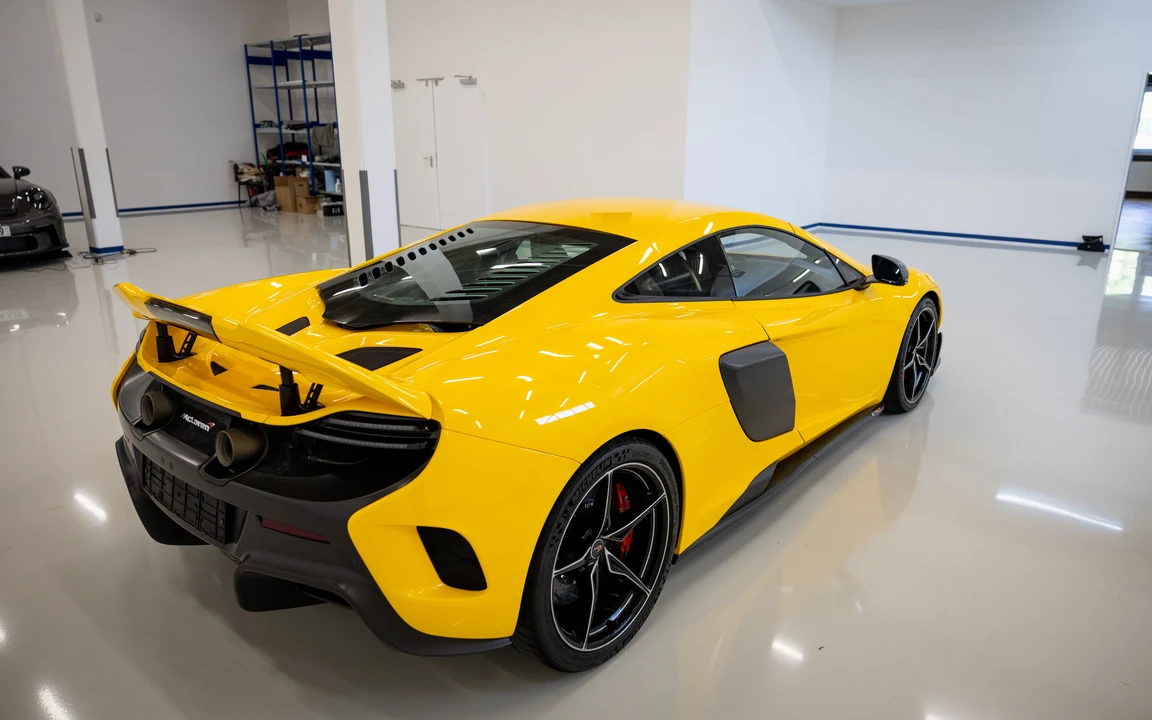 2016 McLaren 675LT - Image 5 of 31