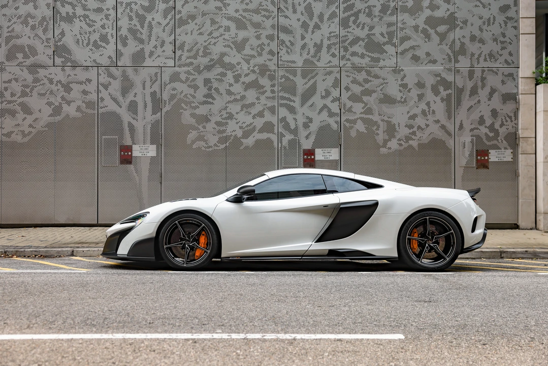 2016 McLaren 675LT Coupe - Image 4 of 31