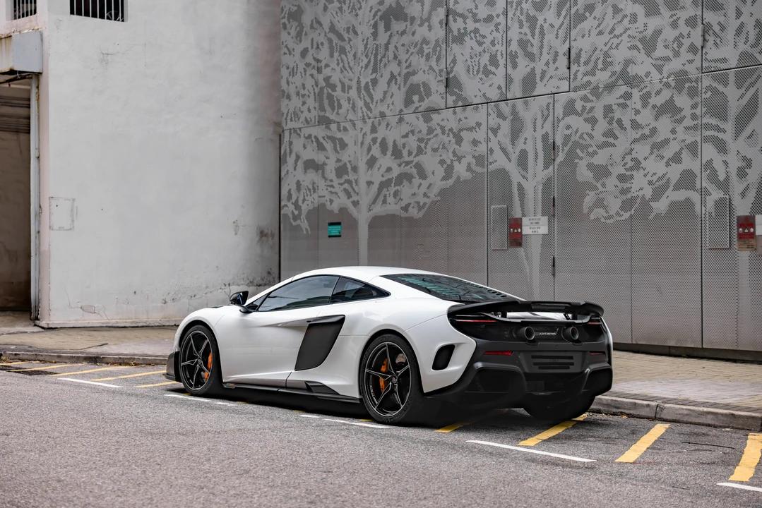 2016 McLaren 675LT Coupe - Image 5 of 31