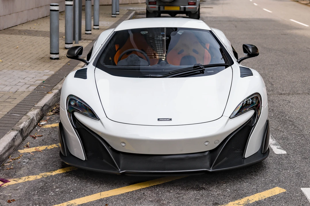 2016 McLaren 675LT Coupe - Image 10 of 31