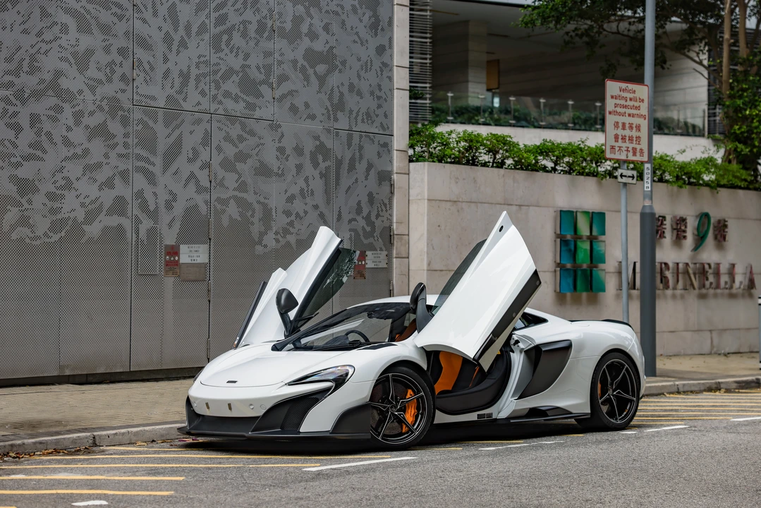 2016 McLaren 675LT Coupe - Image 11 of 31