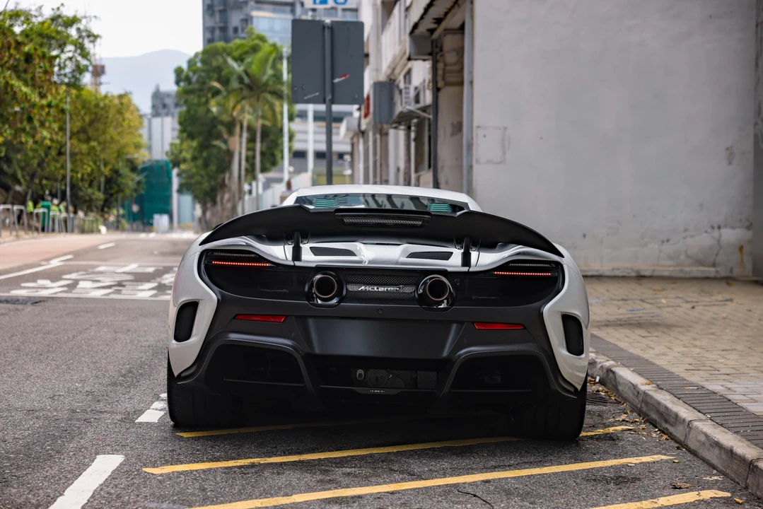 2016 McLaren 675LT Coupe - Image 6 of 31