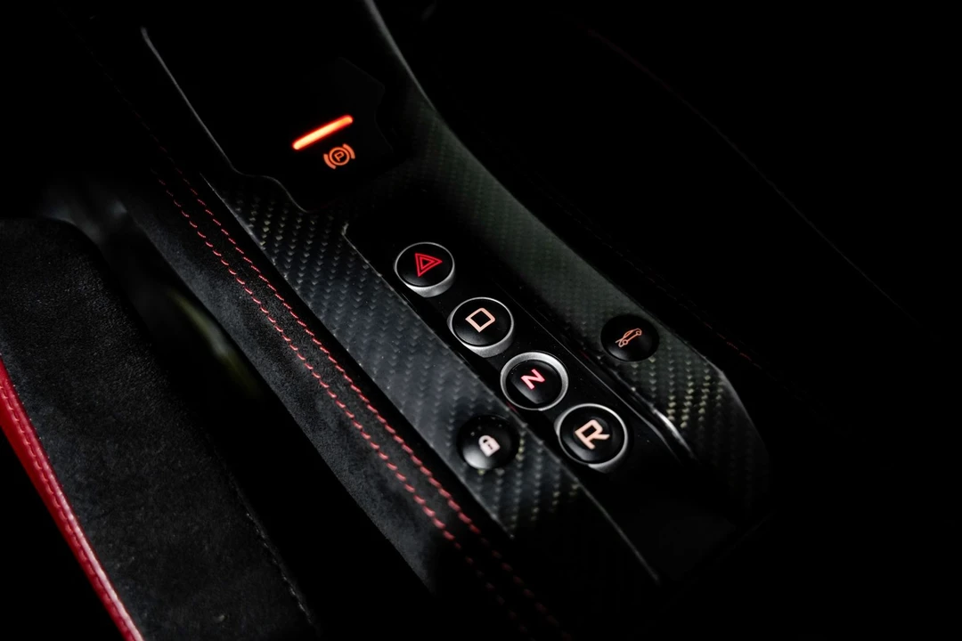 2016 McLaren 675LT Coupe - Image 16 of 31