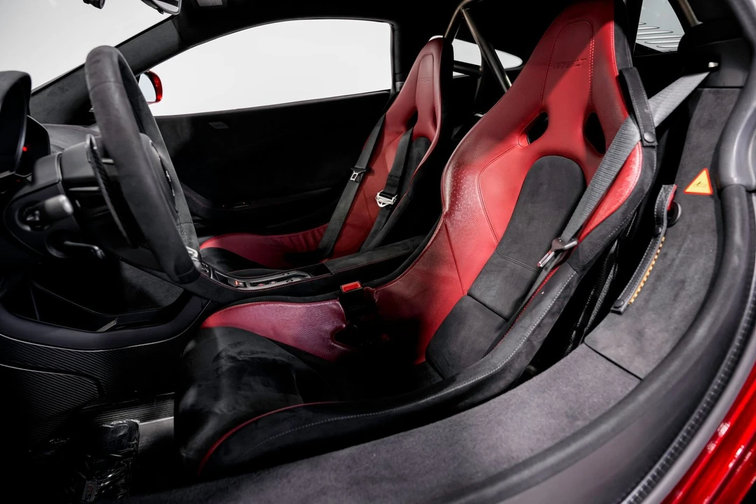 2016 McLaren 675LT Coupe - Image 19 of 31